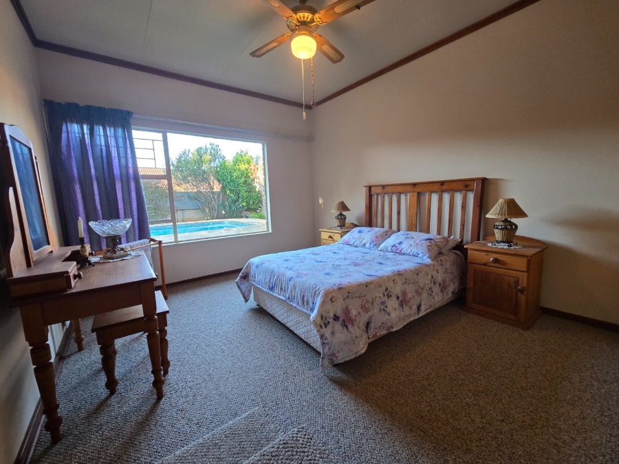 4 Bedroom Property for Sale in Universitas Ridge Free State